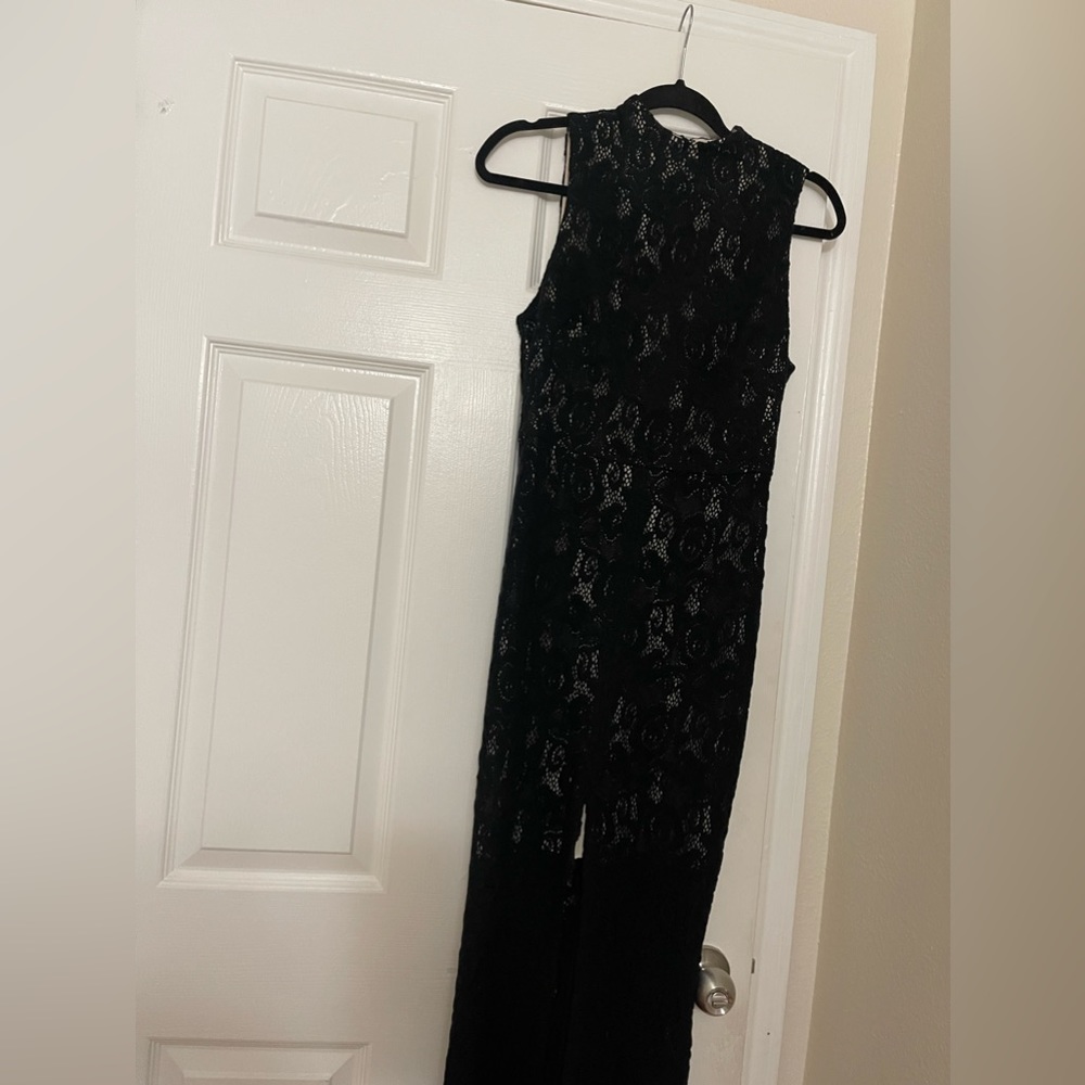 Alice + Olivia Gisela High-Neck Lace Contrast Dress - Picture 13 of 16